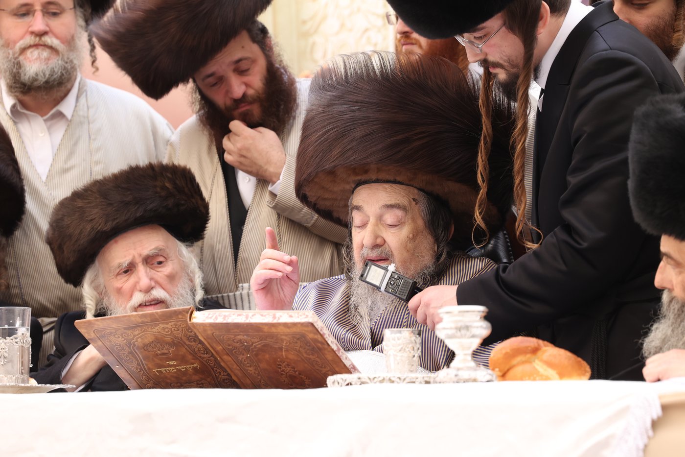 פורים בצל הגה"צ רבי יעקב מאיר שכטר