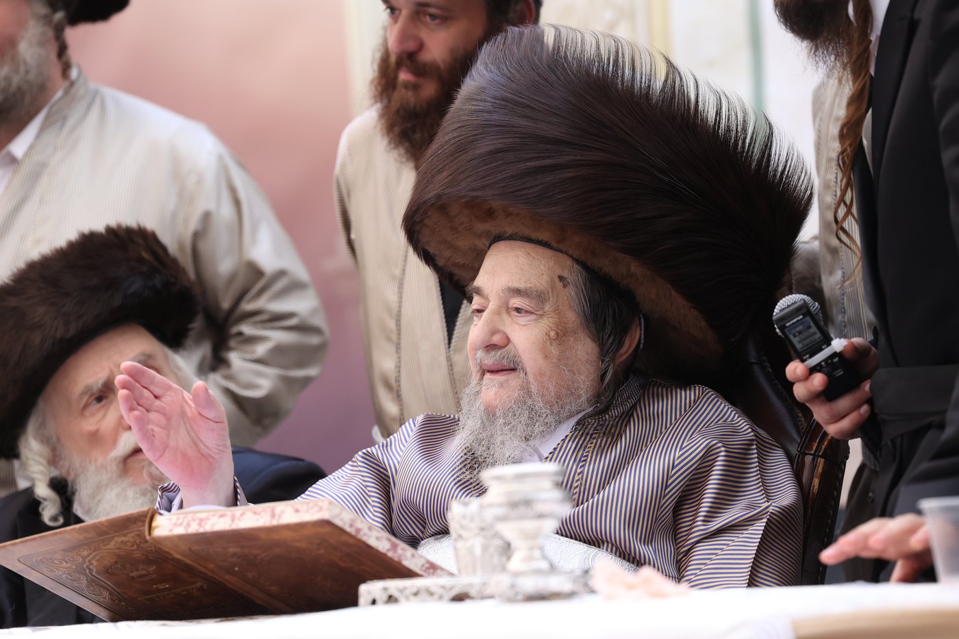 פורים בצל הגה"צ רבי יעקב מאיר שכטר