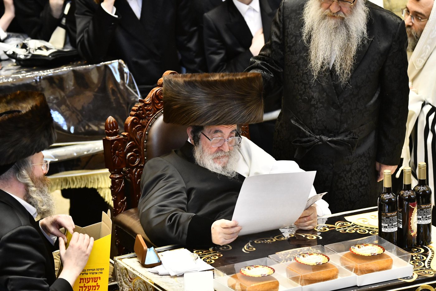 האדמו"ר מויז'ניץ בקריאת המגילה