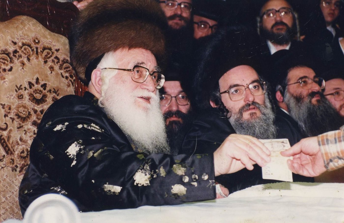 14 שנים להסתלקותו בסערה השמימה: בויז'ניץ מציינים את הילולת בעל ה'ישועות משה' זי"ע