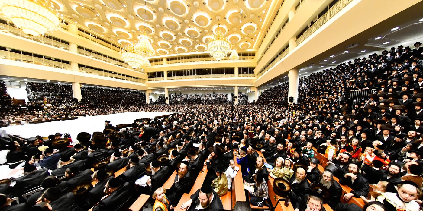 פורים בחצה"ק ויז'ניץ