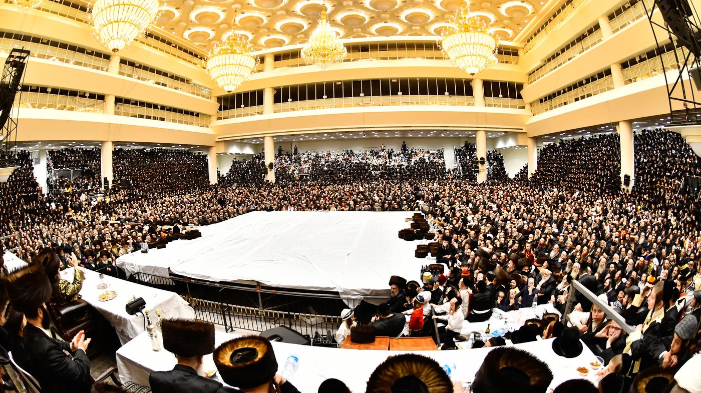 פורים בחצה"ק ויז'ניץ