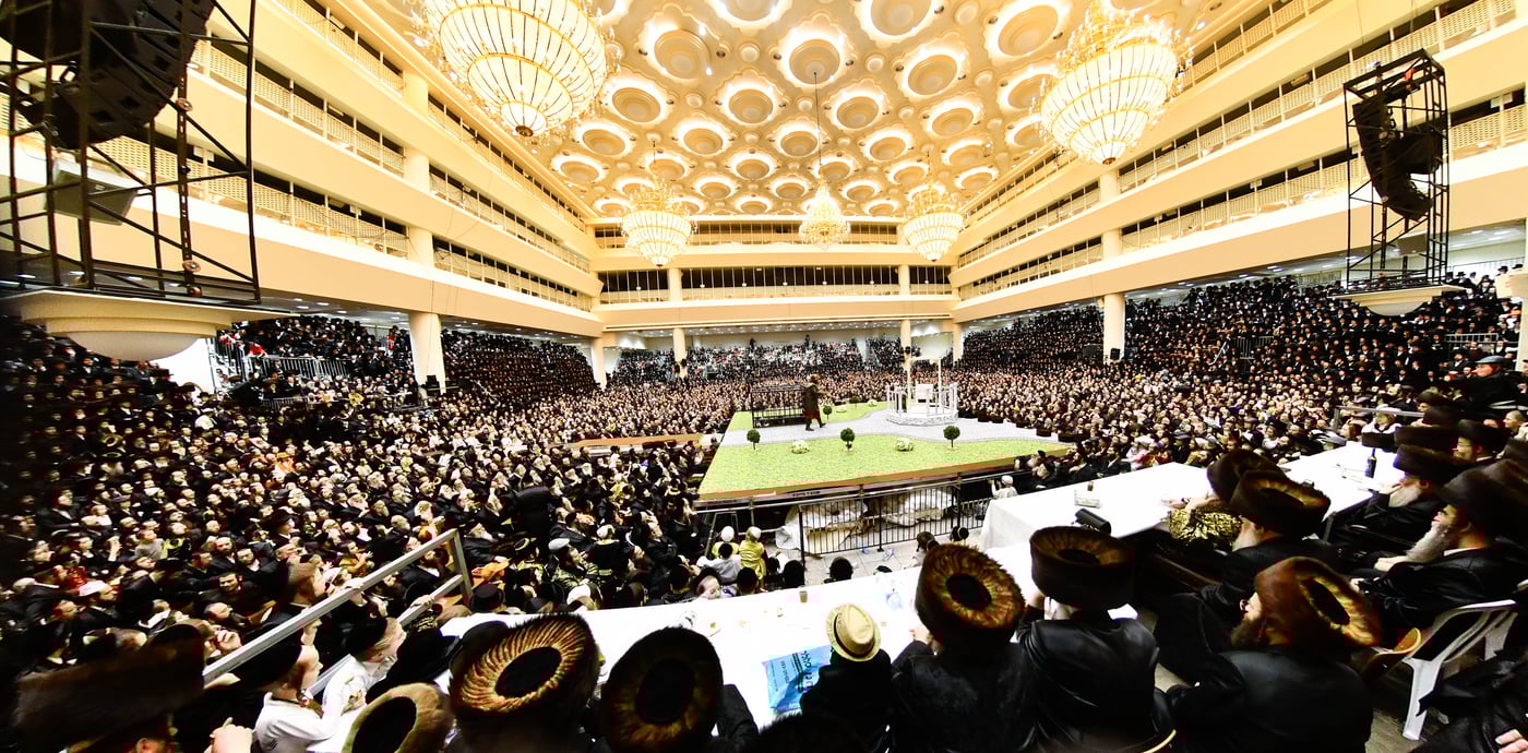 פורים בחצה"ק ויז'ניץ