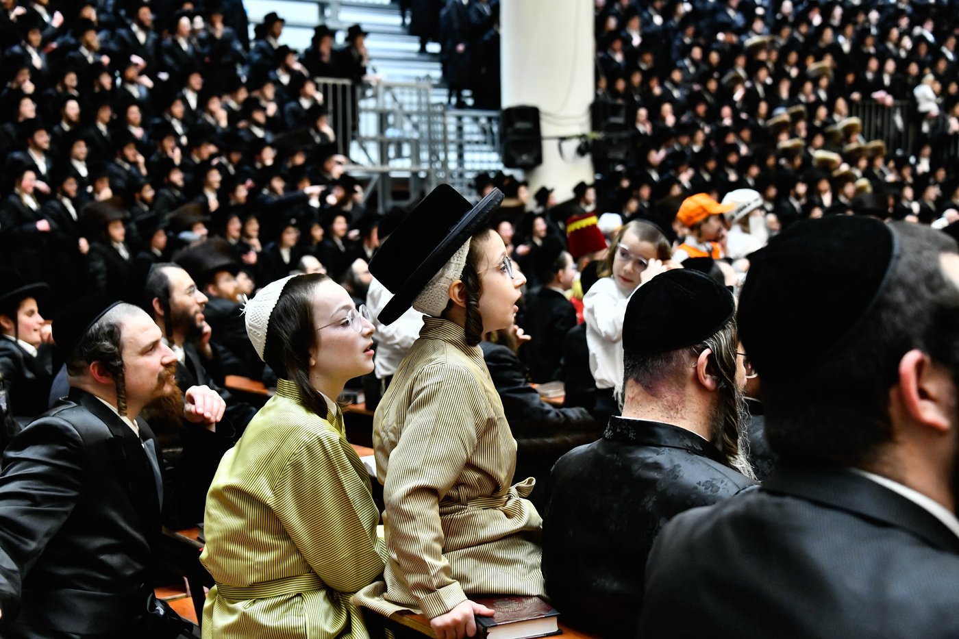 פורים בחצה"ק ויז'ניץ