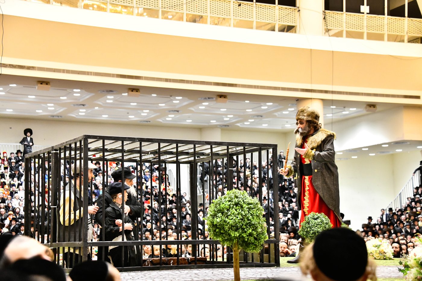 פורים שפיל (הצגה) בחצה"ק ויז'ניץ