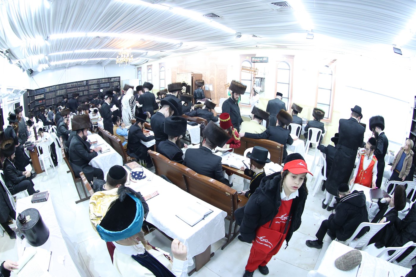 פורים בחצה"ק ספינקא בית שמש