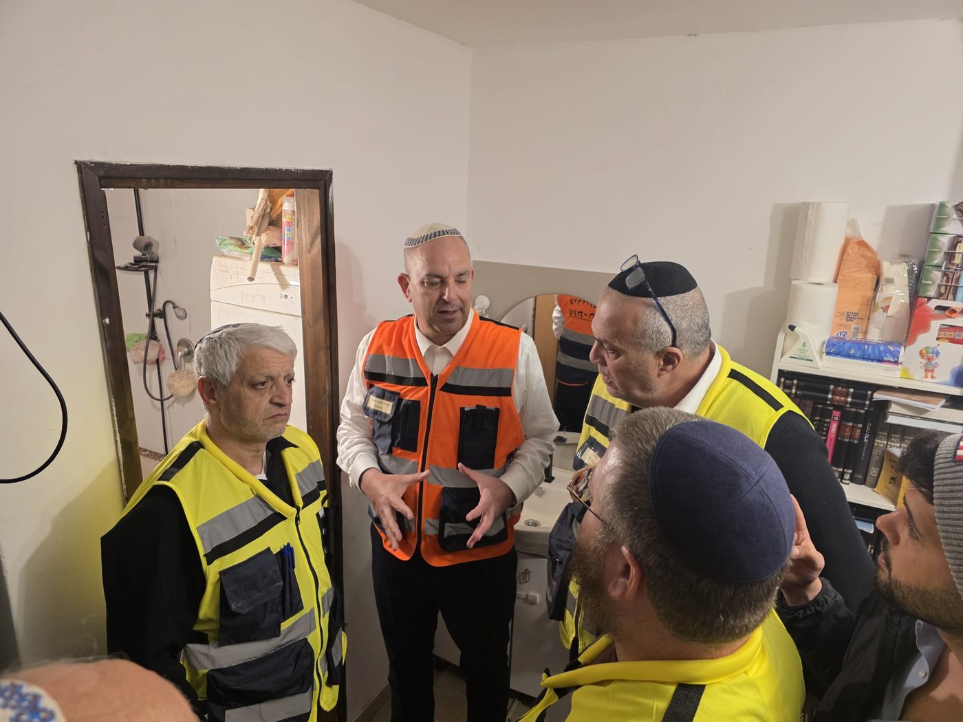 "קרה לנו נס": שבר טיל איראני נפל בחדר הכביסה של המשפחה החרדית