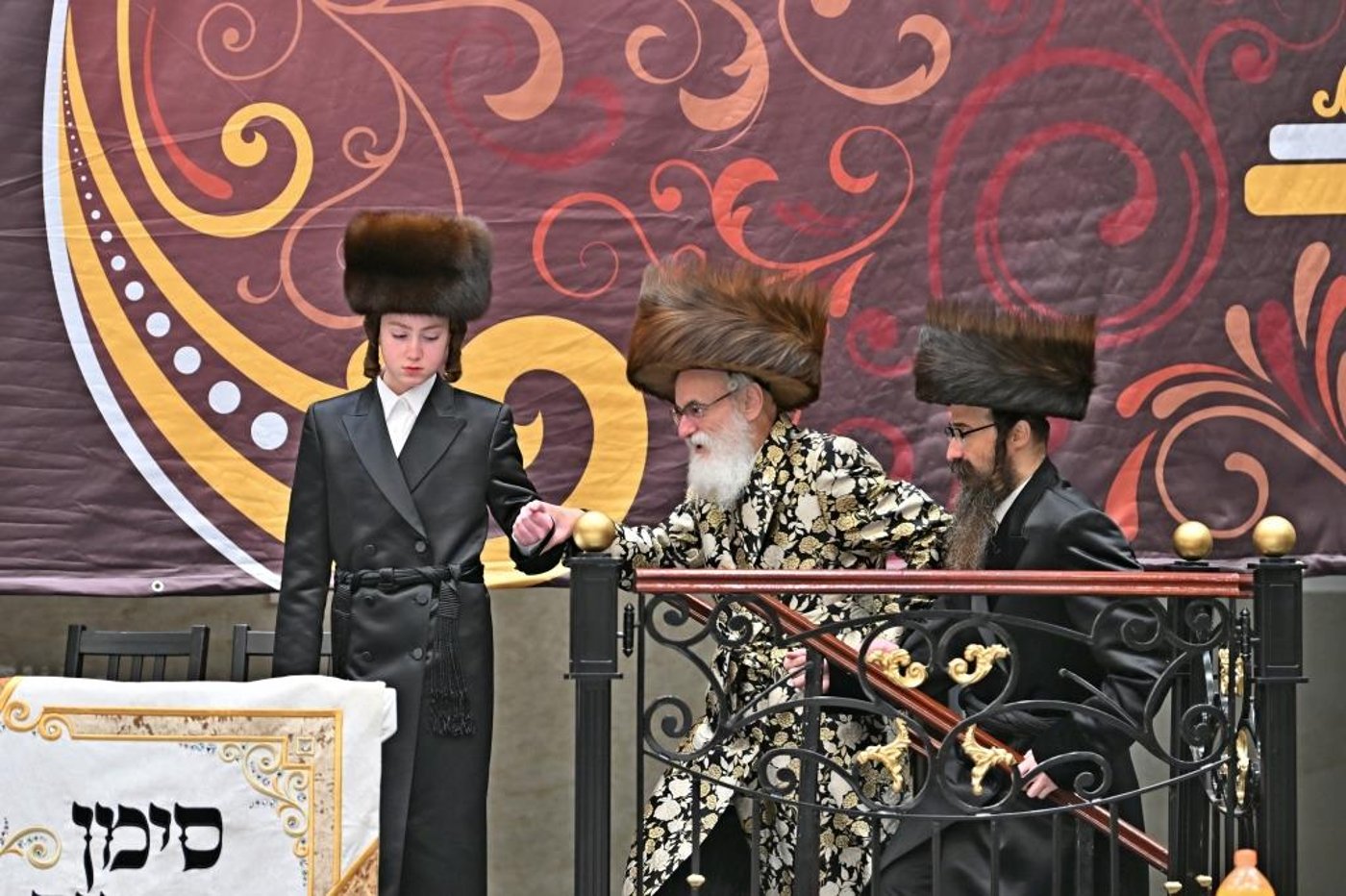 פורים בחצה"ק ויזניץ