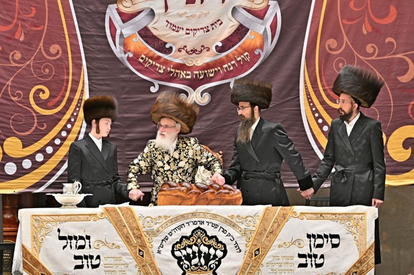 פורים בחצה"ק ויזניץ