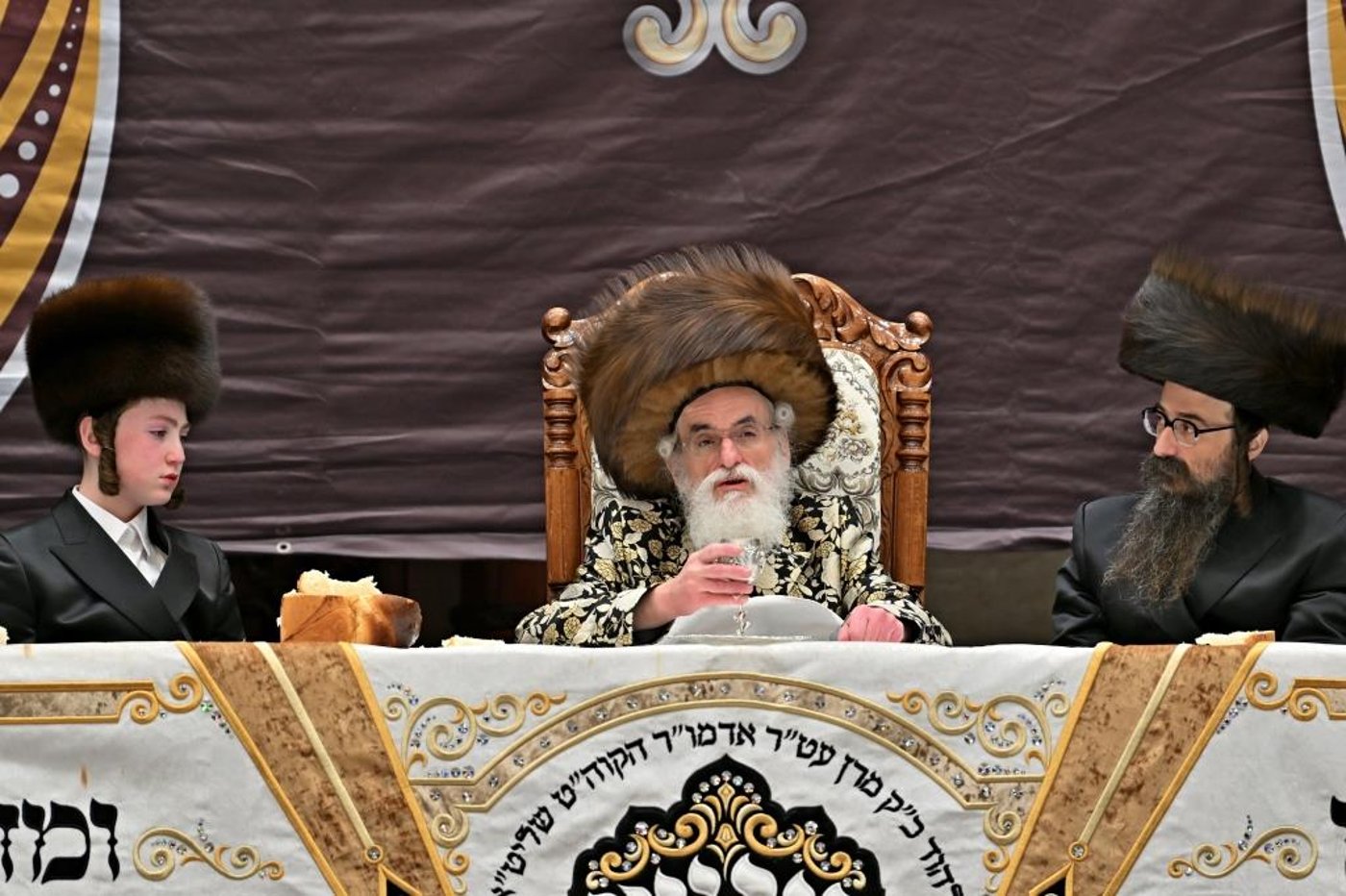 פורים בחצה"ק ויזניץ