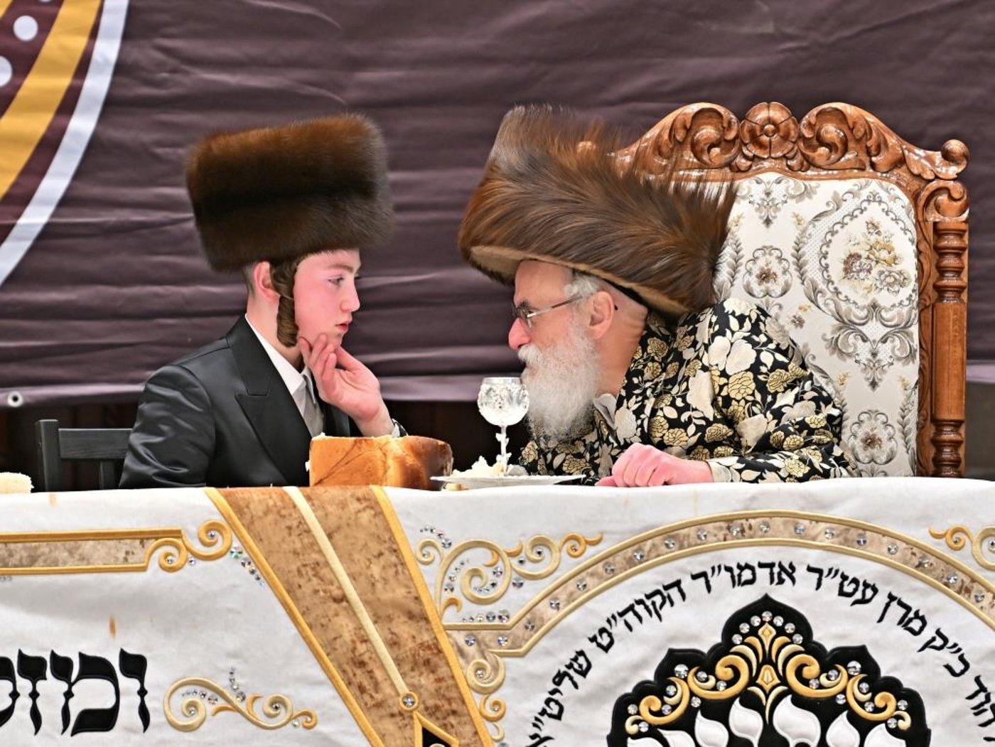 פורים בחצה"ק ויזניץ