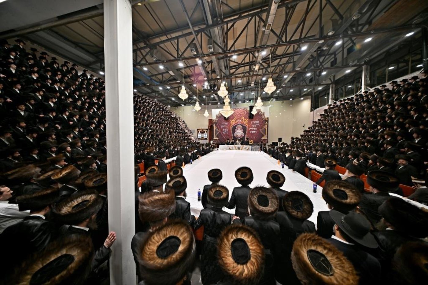 פורים בחצה"ק ויזניץ