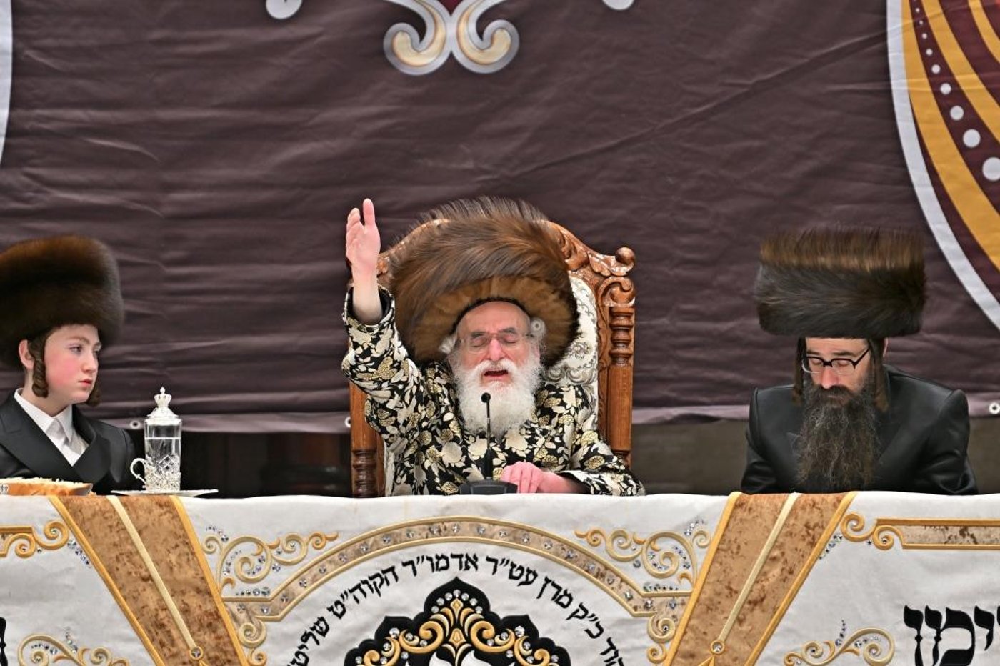 פורים בחצה"ק ויזניץ