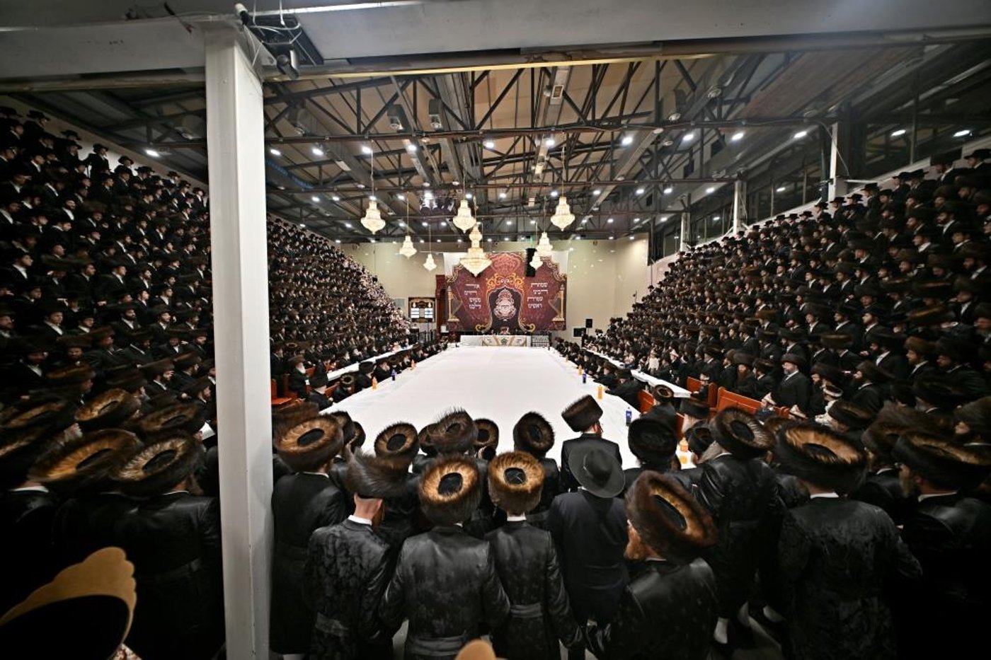 פורים בחצה"ק ויזניץ