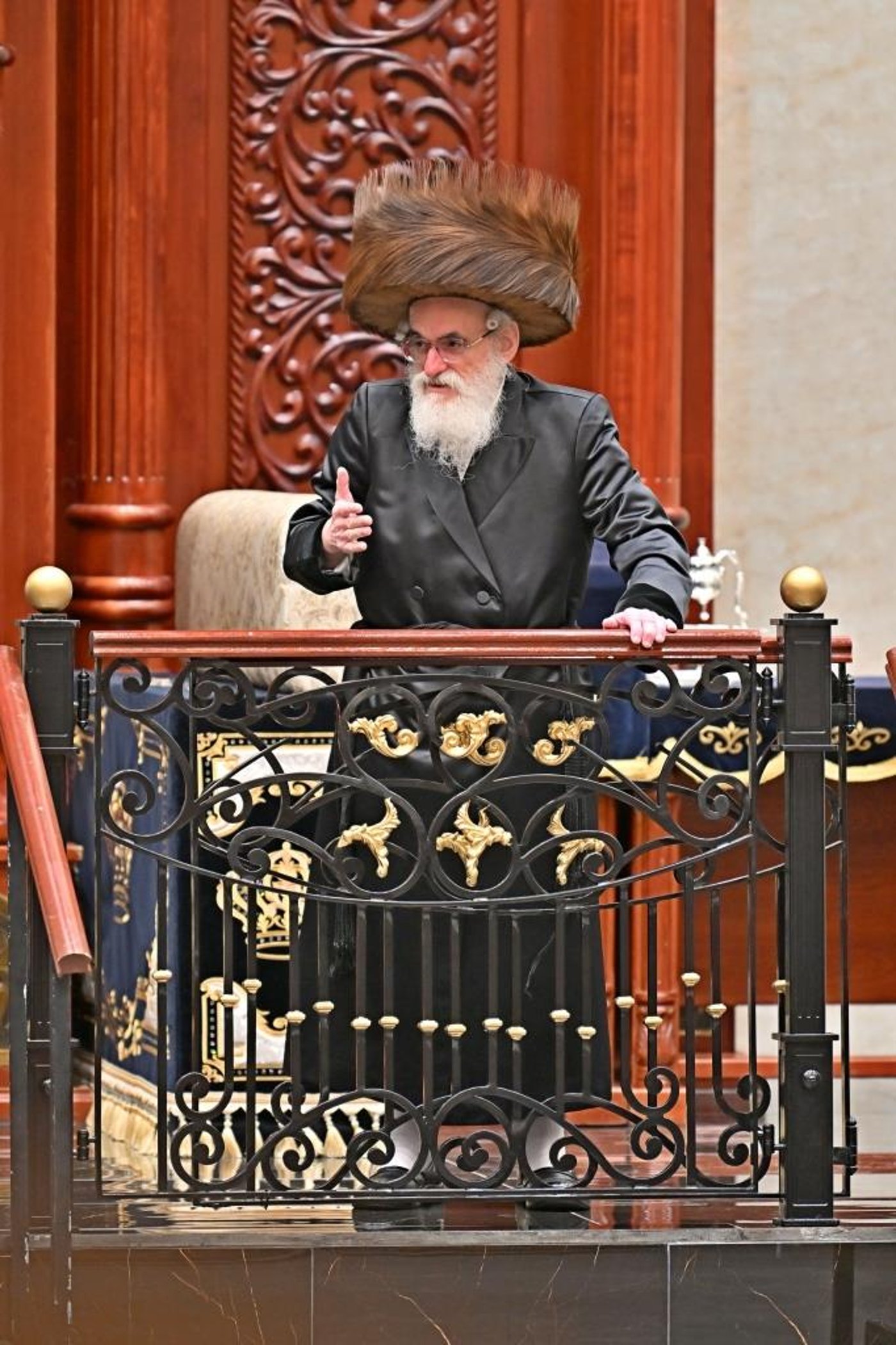 פורים בחצה"ק ויזניץ