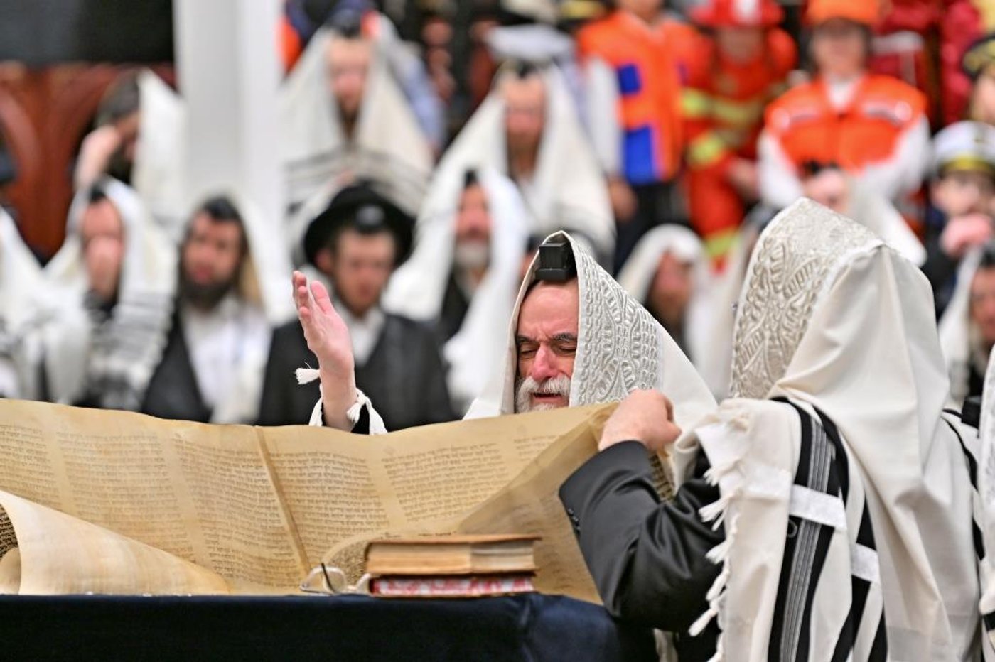 פורים בחצה"ק ויזניץ