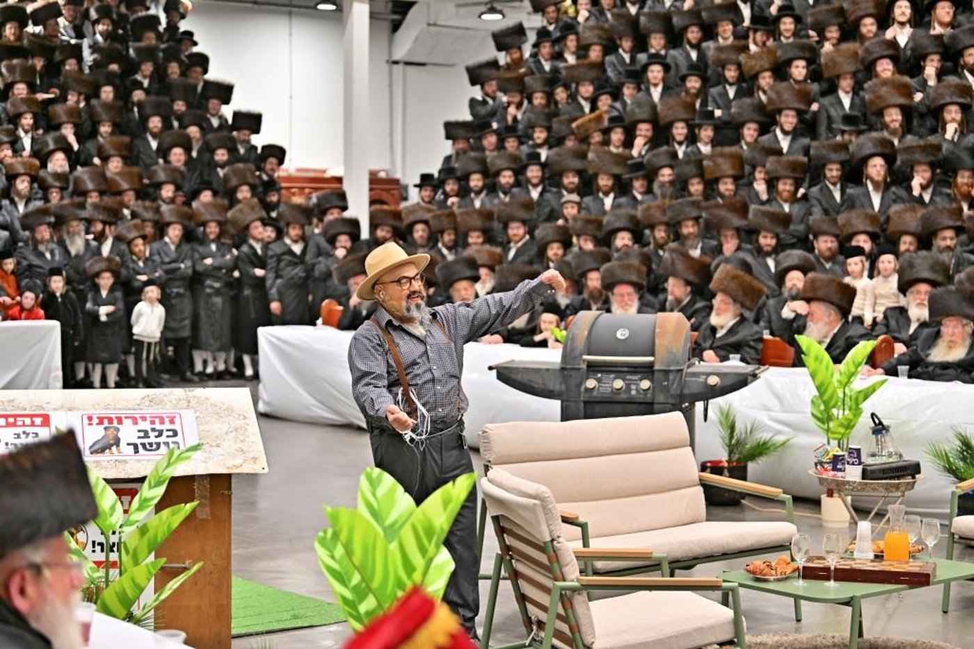 פורים בחצה"ק ויזניץ