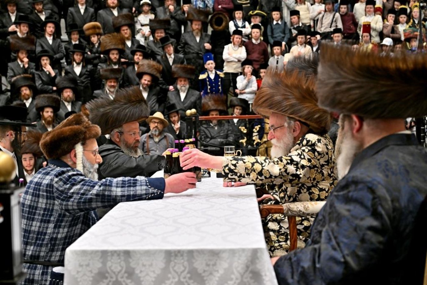 פורים בחצה"ק ויזניץ