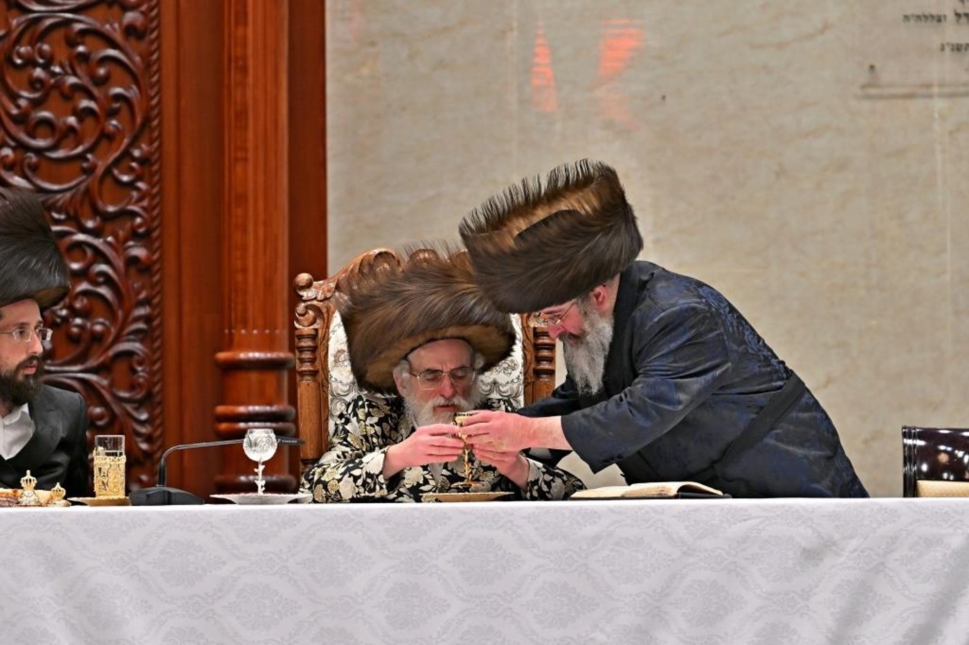 פורים בחצה"ק ויזניץ