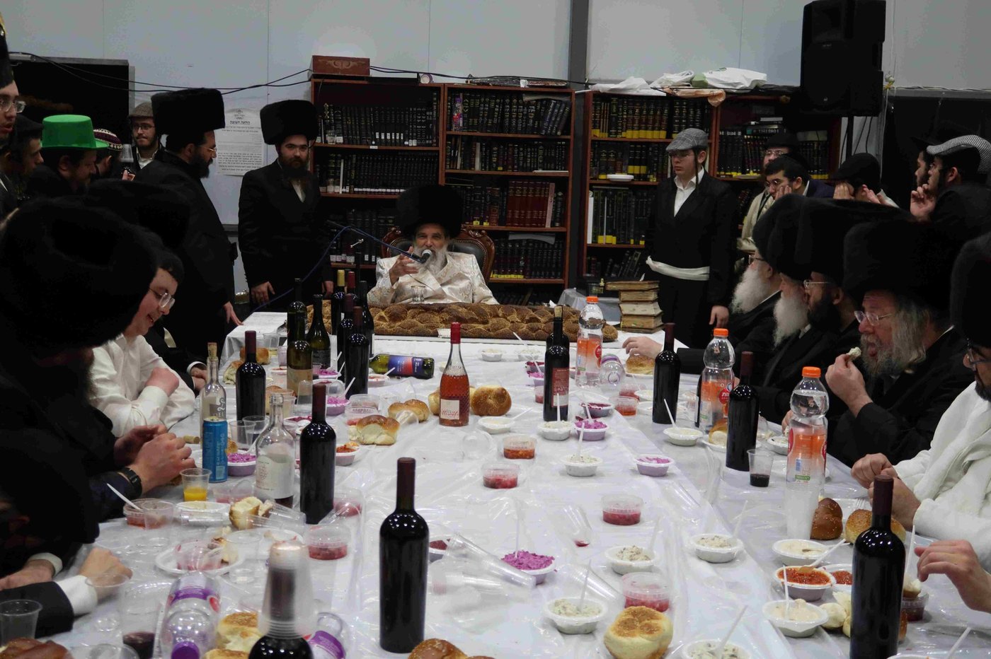 פורים בחצה"ק אשלג