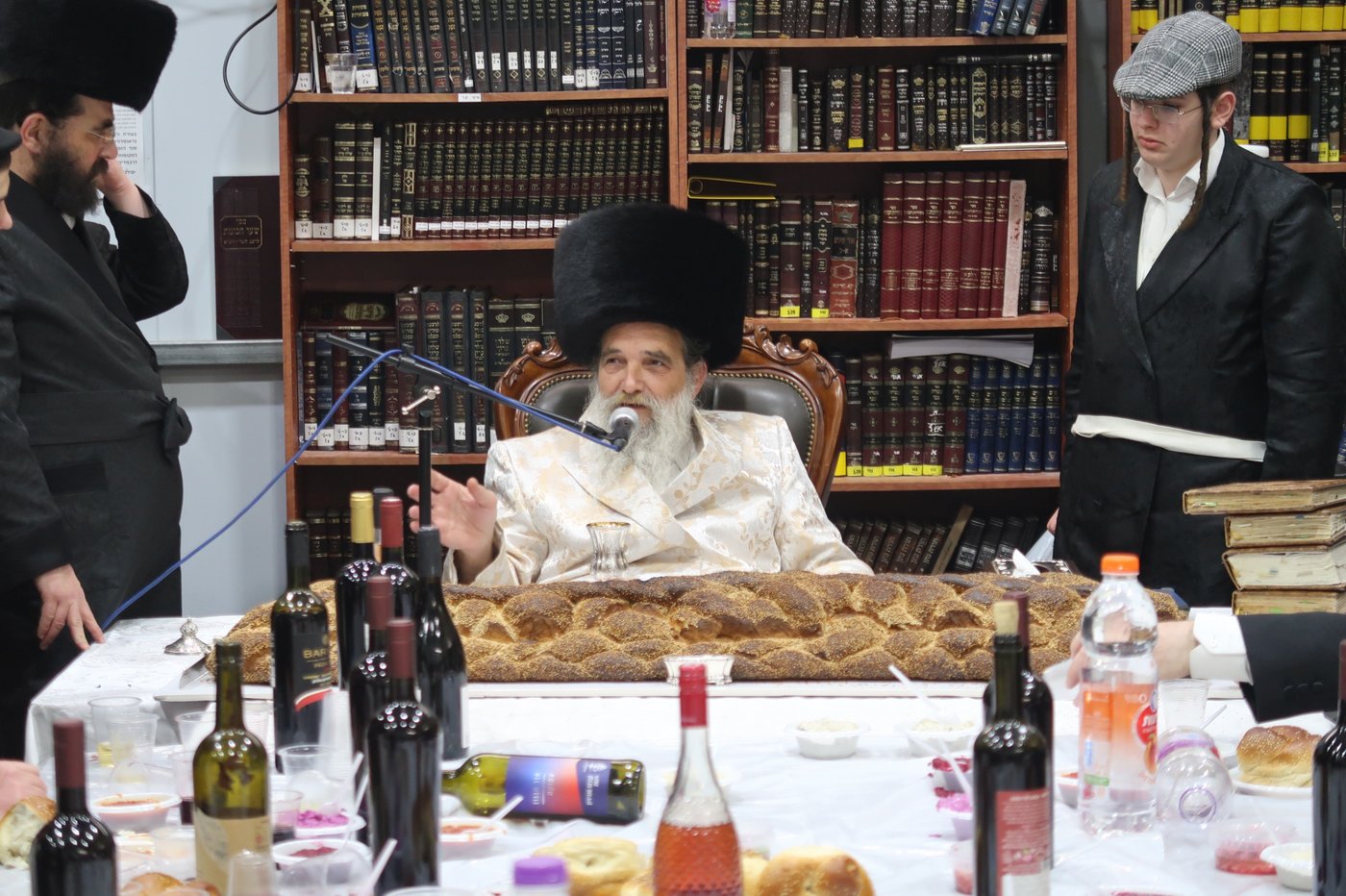 פורים בחצה"ק אשלג