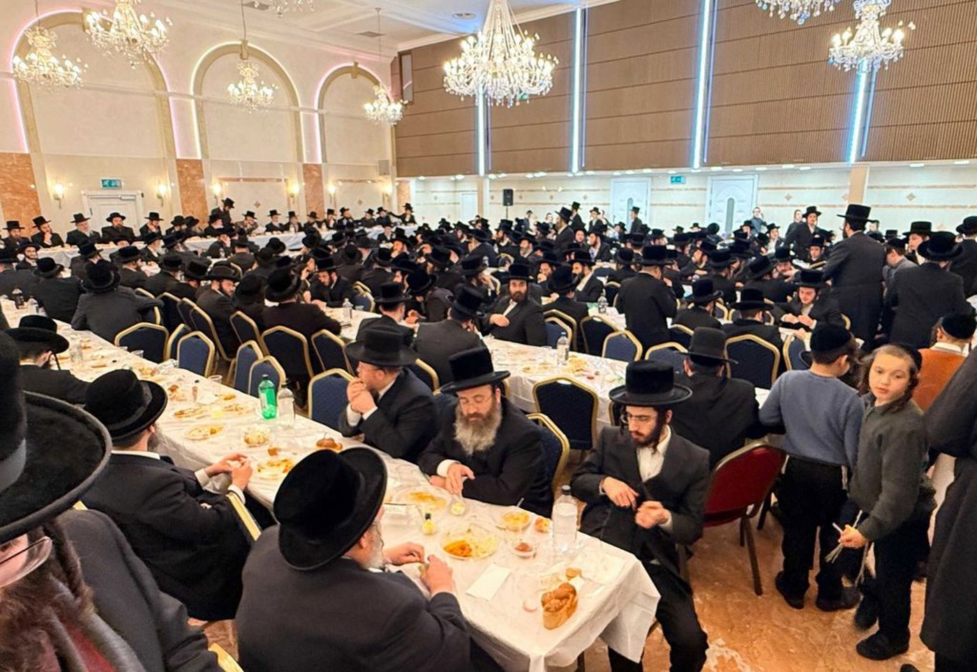 האדמו"ר מויז'ניץ לונדון בהילולת הישועות משה