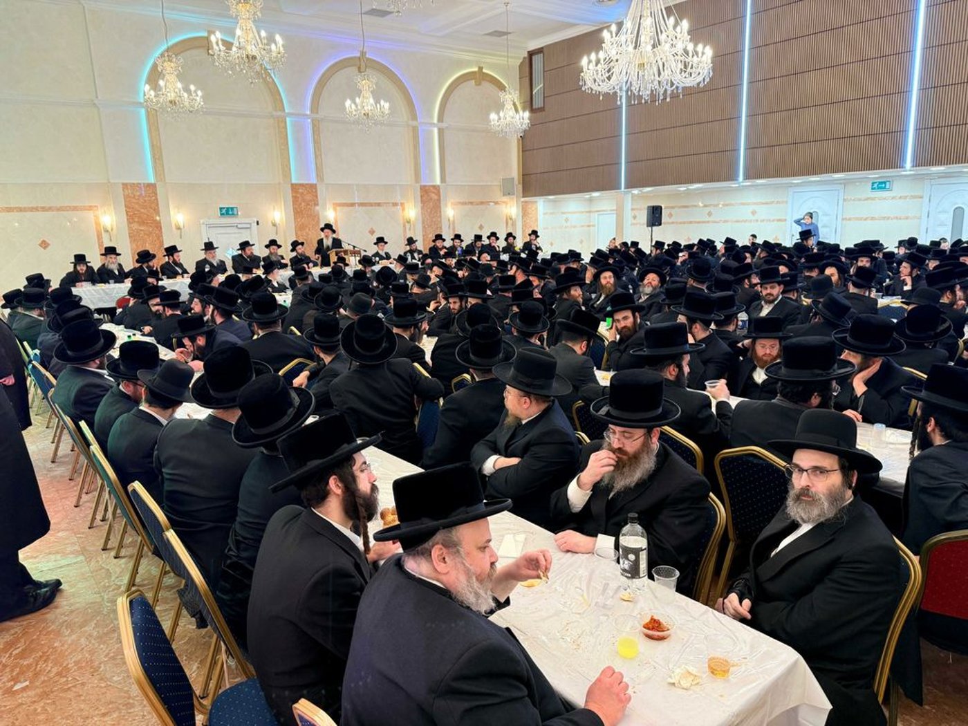 האדמו"ר מויז'ניץ לונדון בהילולת הישועות משה