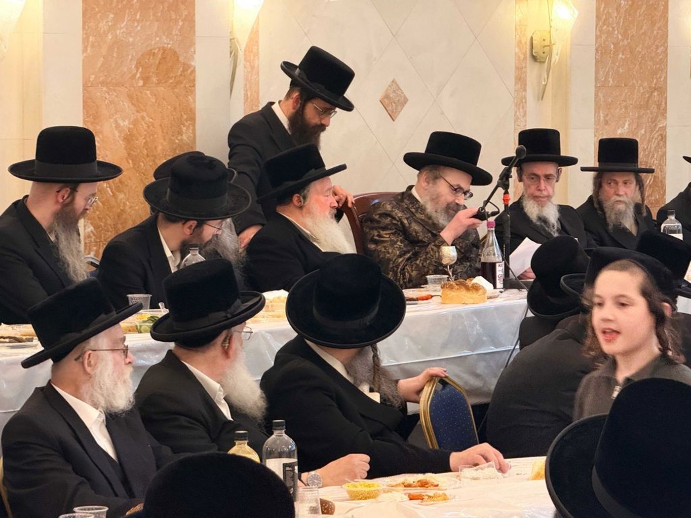 האדמו"ר מויז'ניץ לונדון בהילולת הישועות משה