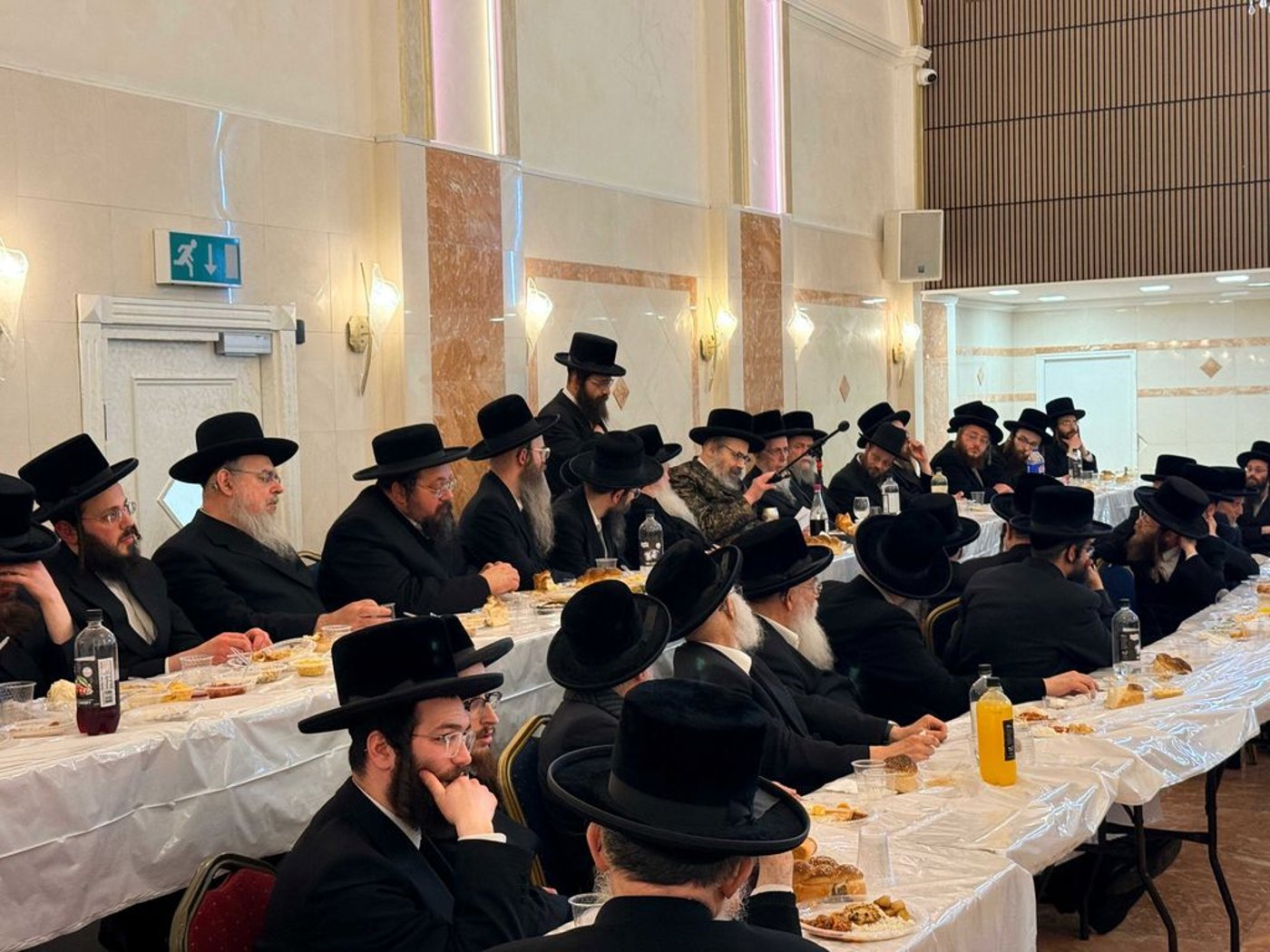 האדמו"ר מויז'ניץ לונדון בהילולת הישועות משה