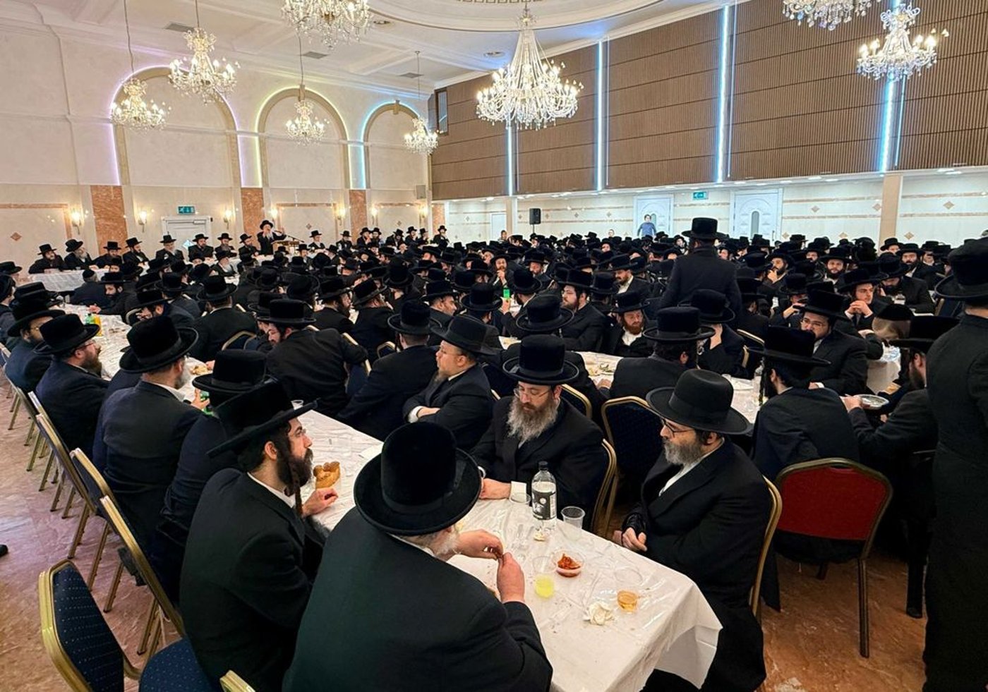 האדמו"ר מויז'ניץ לונדון בהילולת הישועות משה