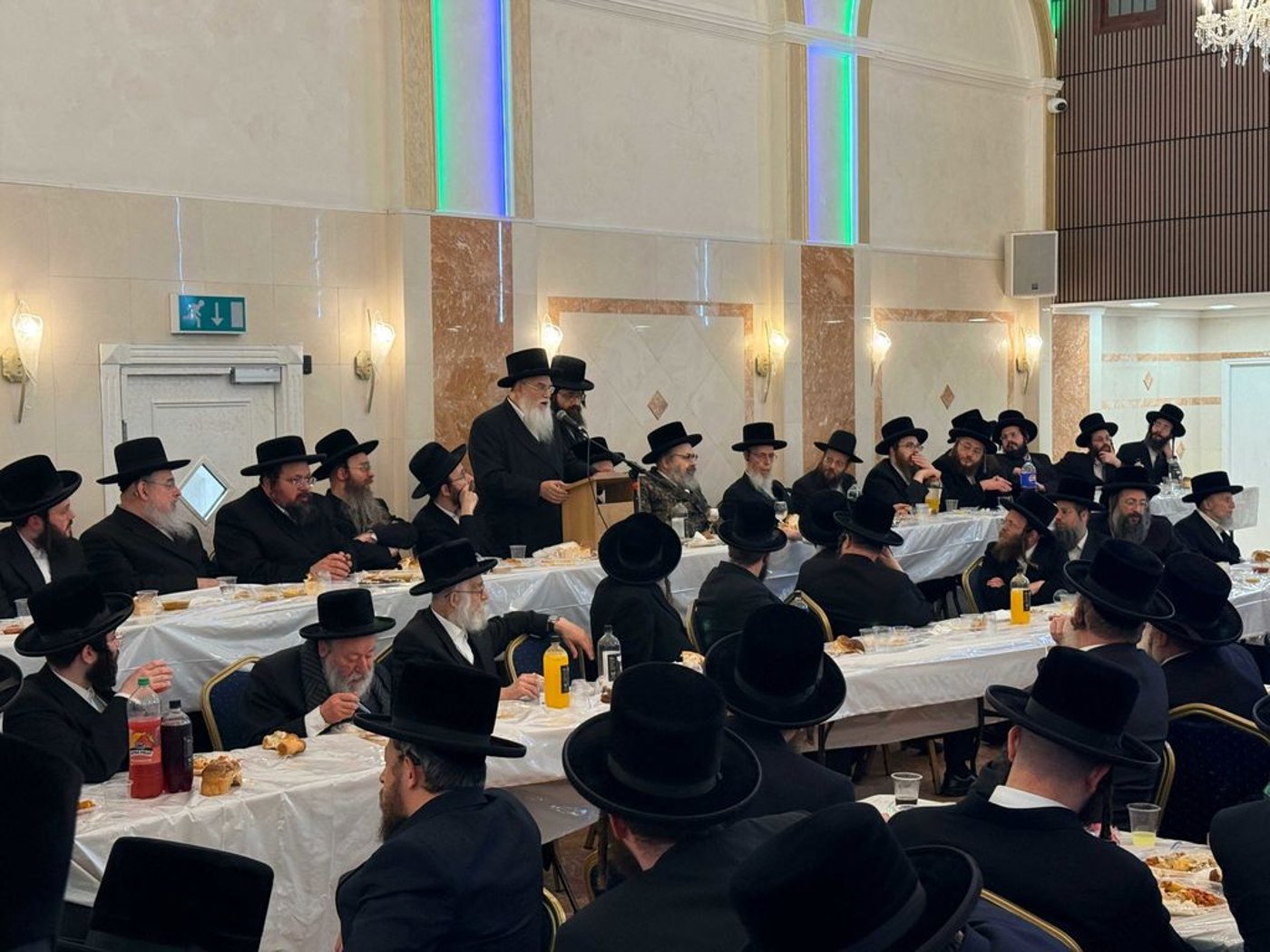 האדמו"ר מויז'ניץ לונדון בהילולת הישועות משה