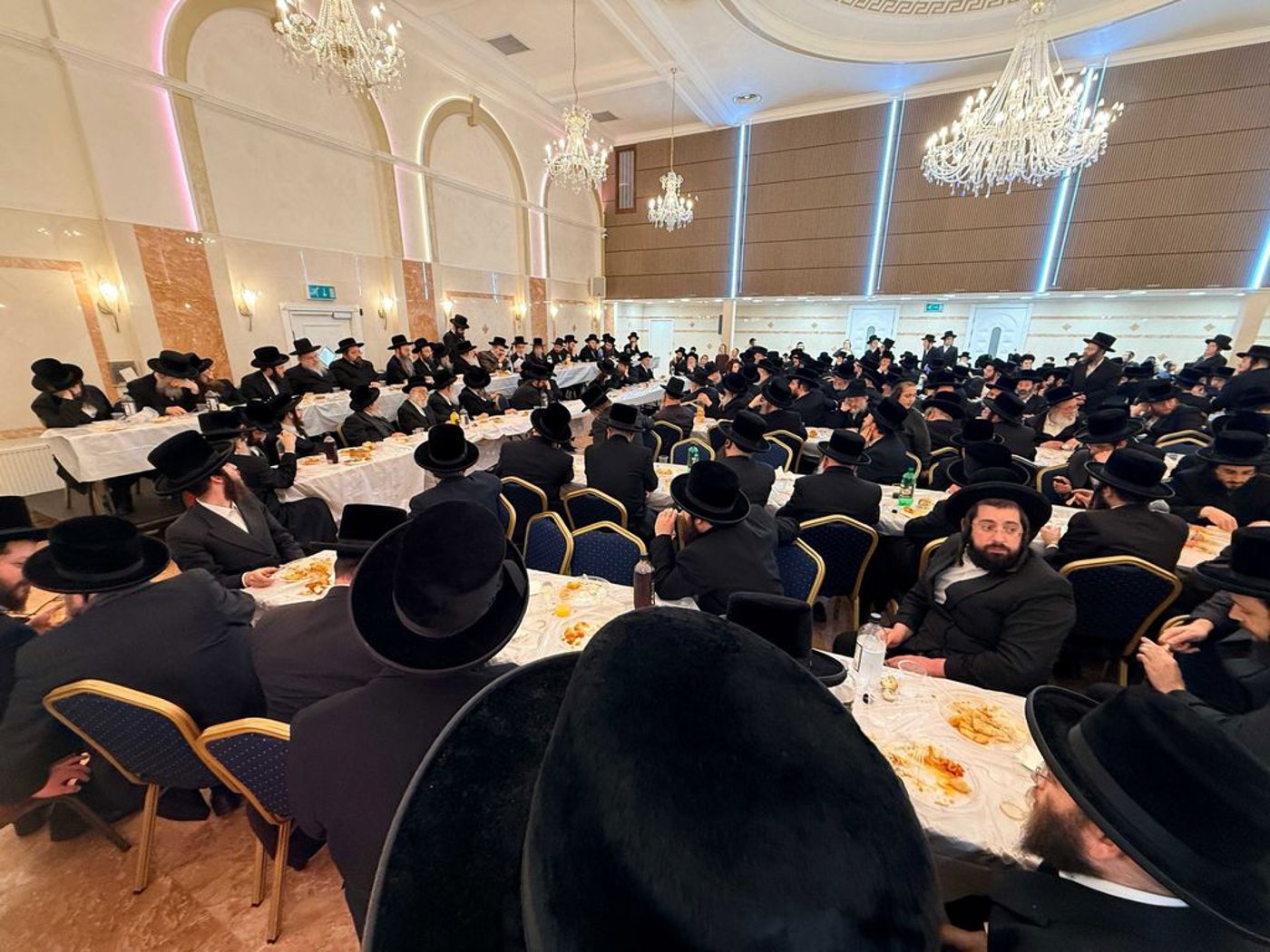 האדמו"ר מויז'ניץ לונדון בהילולת הישועות משה