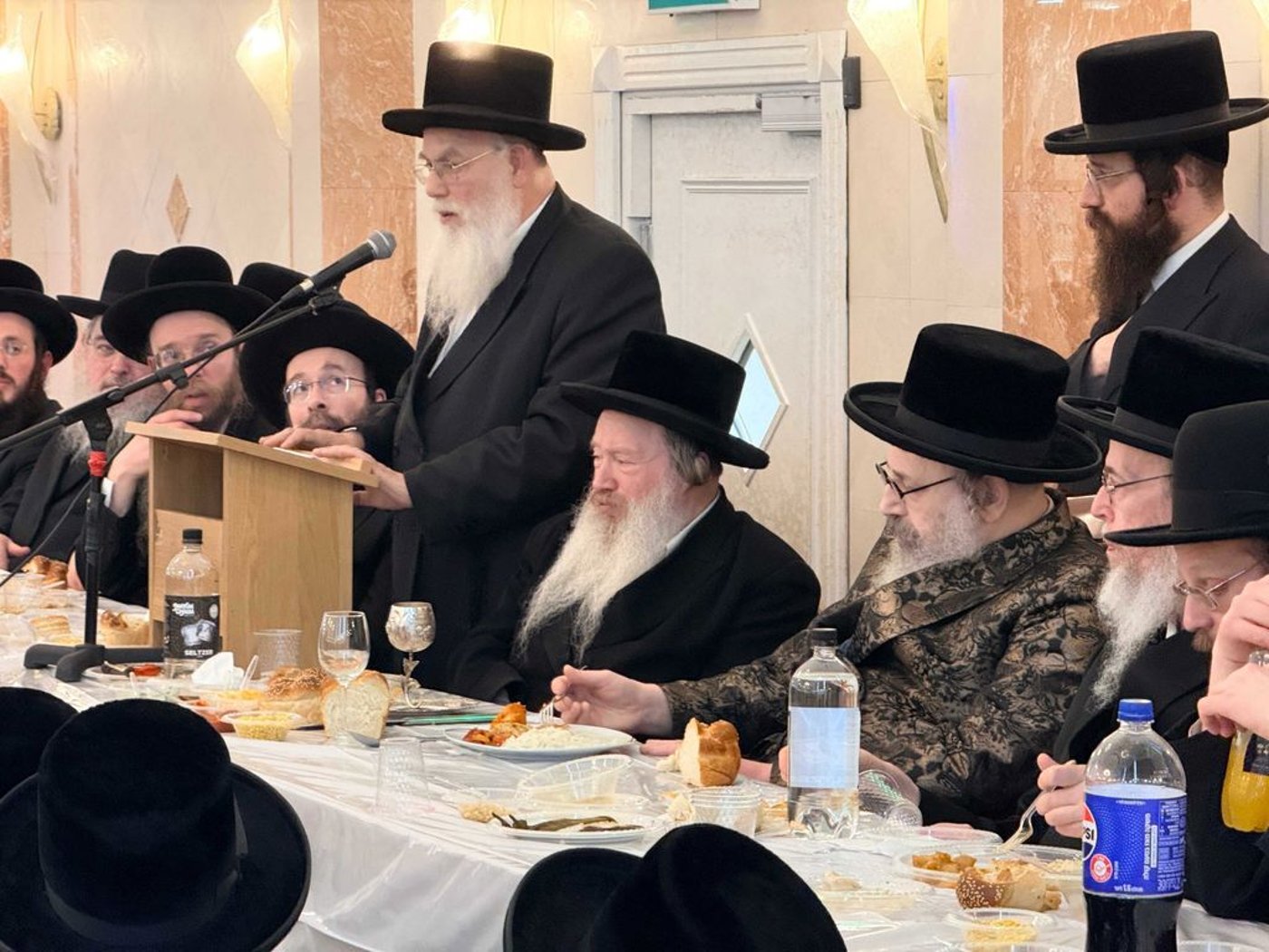 האדמו"ר מויז'ניץ לונדון בהילולת הישועות משה