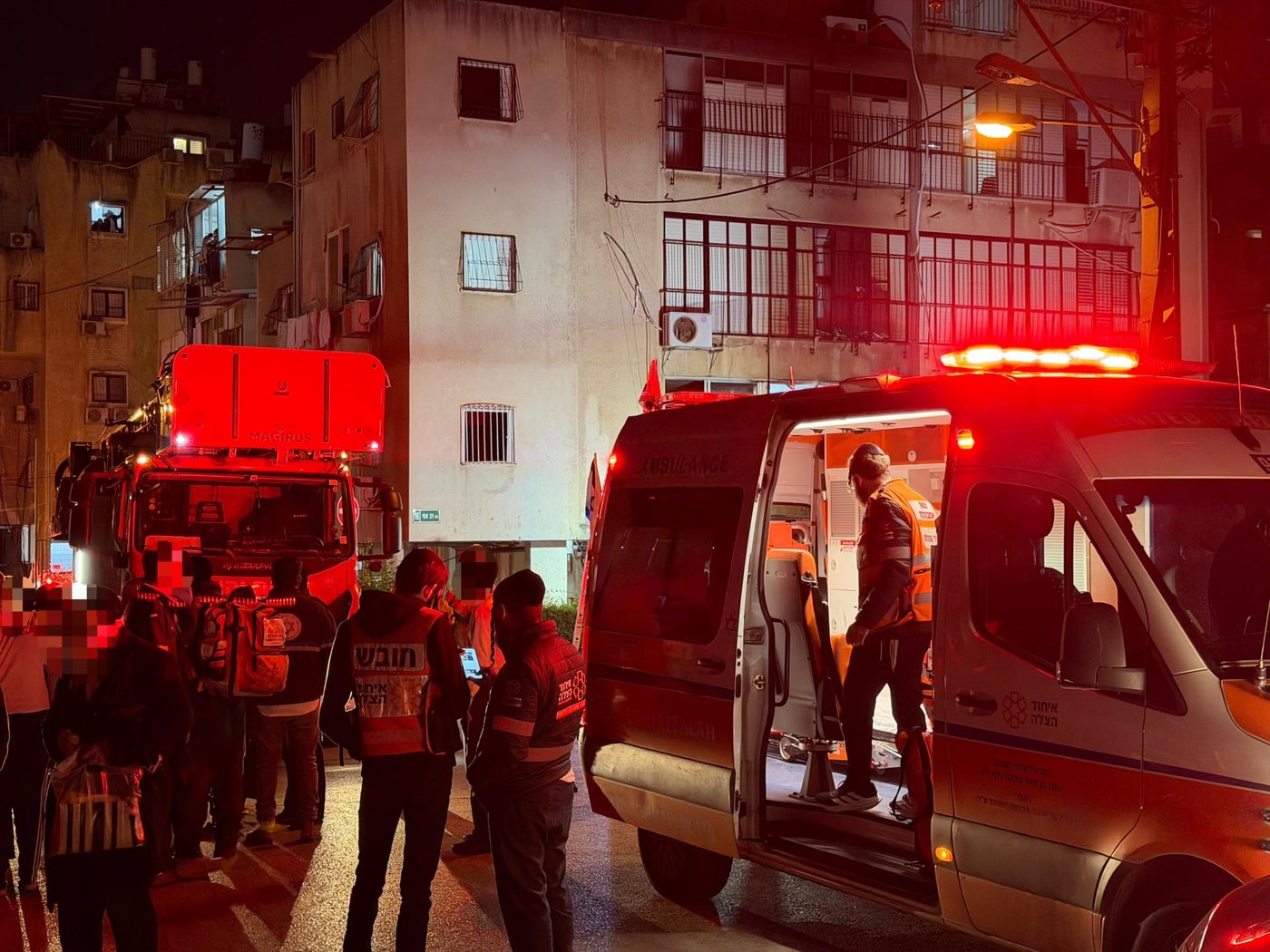 הכוחות בזירה, הלילה