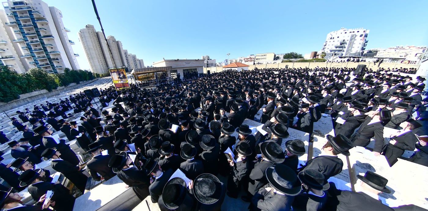 הילולא קדישא בויז'ניץ