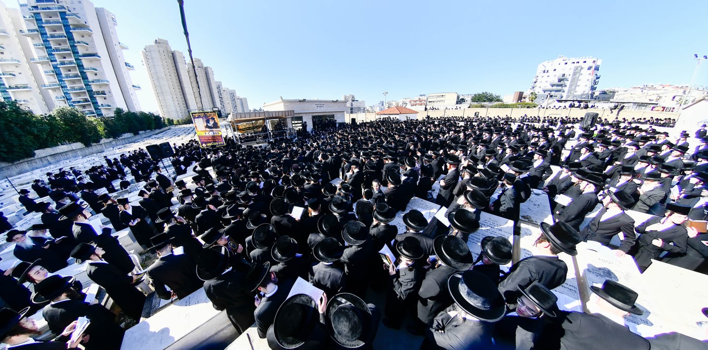 הילולא קדישא בויז'ניץ