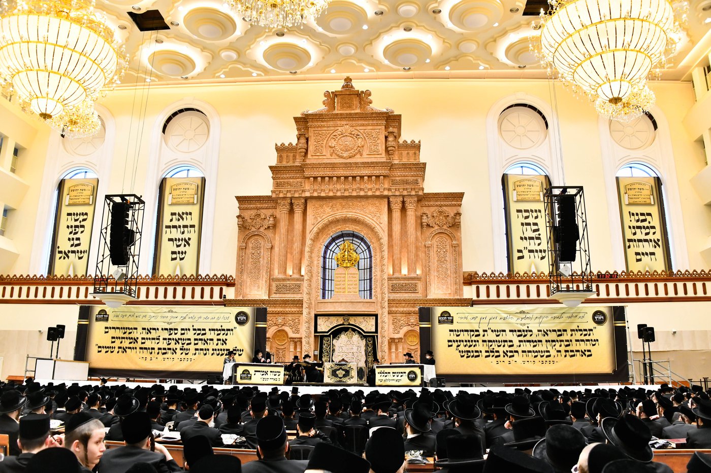 הילולא קדישא בויז'ניץ