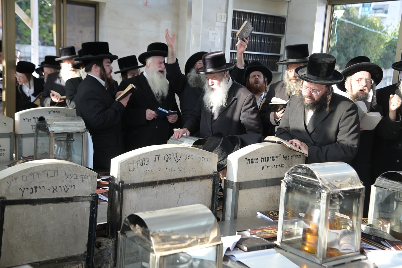 הילולא קדישא בויז'ניץ