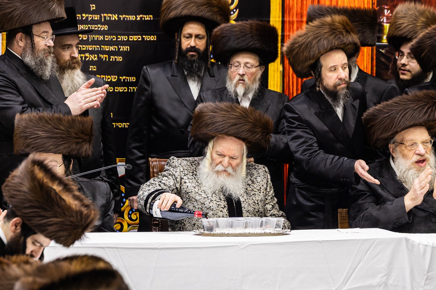 טיש שושן פורים בחצה"ק באבוב