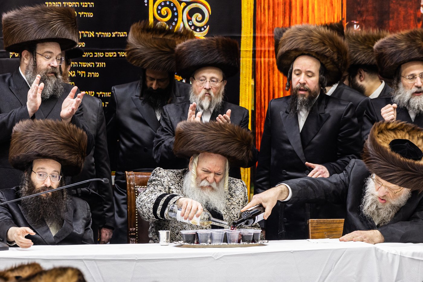 טיש שושן פורים בחצה"ק באבוב