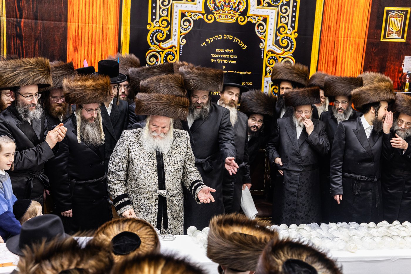 טיש שושן פורים בחצה"ק באבוב