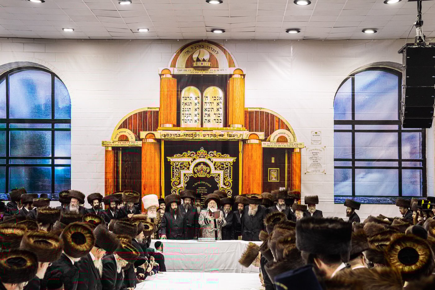 טיש שושן פורים בחצה"ק באבוב