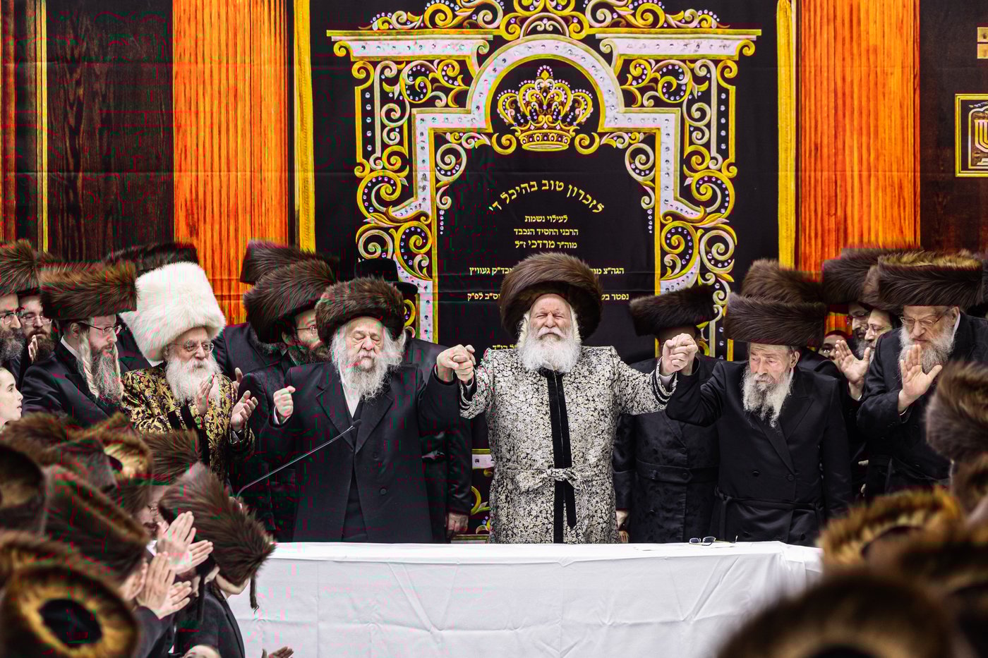 טיש שושן פורים בחצה"ק באבוב