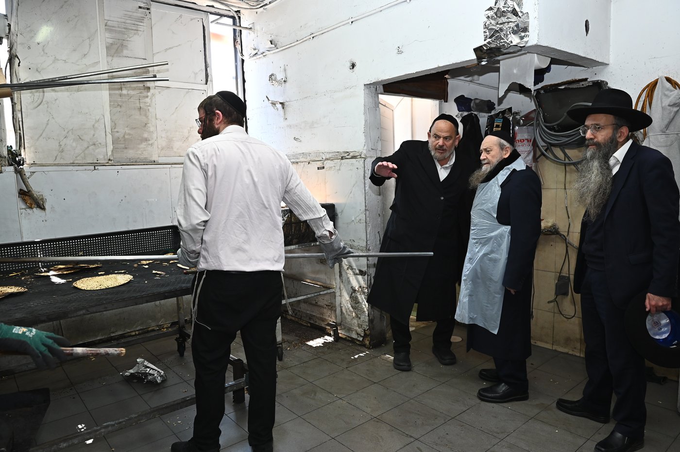 המקובל הגאון רבי דוד בצרי באפיית המצות