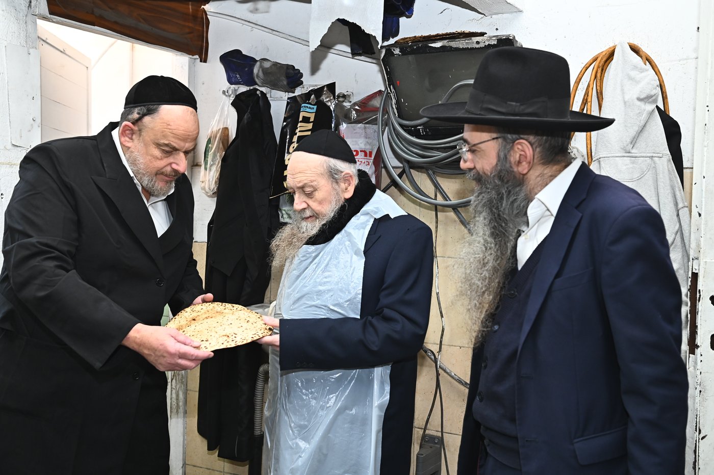 המקובל הגאון רבי דוד בצרי באפיית המצות