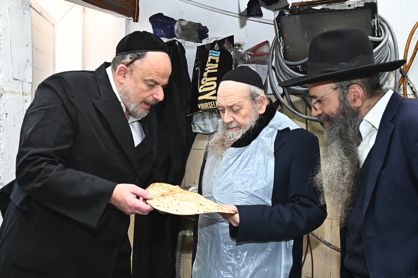 המקובל הגאון רבי דוד בצרי באפיית המצות