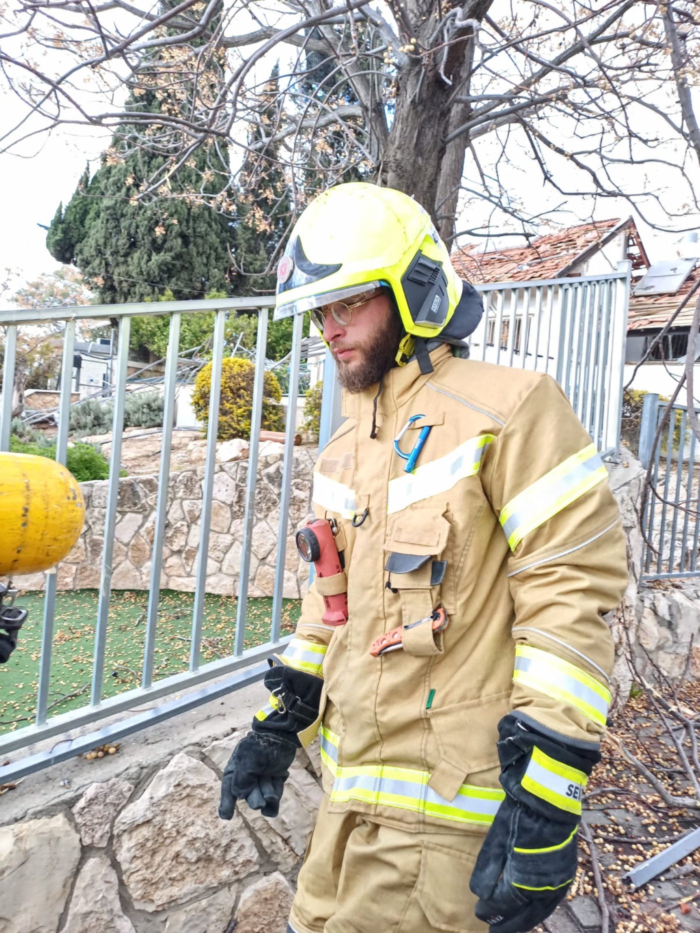 לוחם אש חרדי בבית שמש