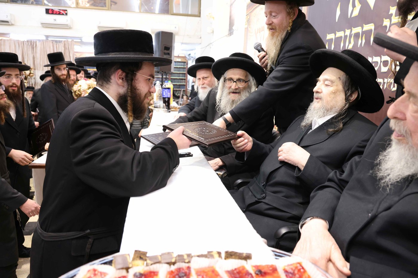 חלוקת תעודות ב'אורות הנחל'