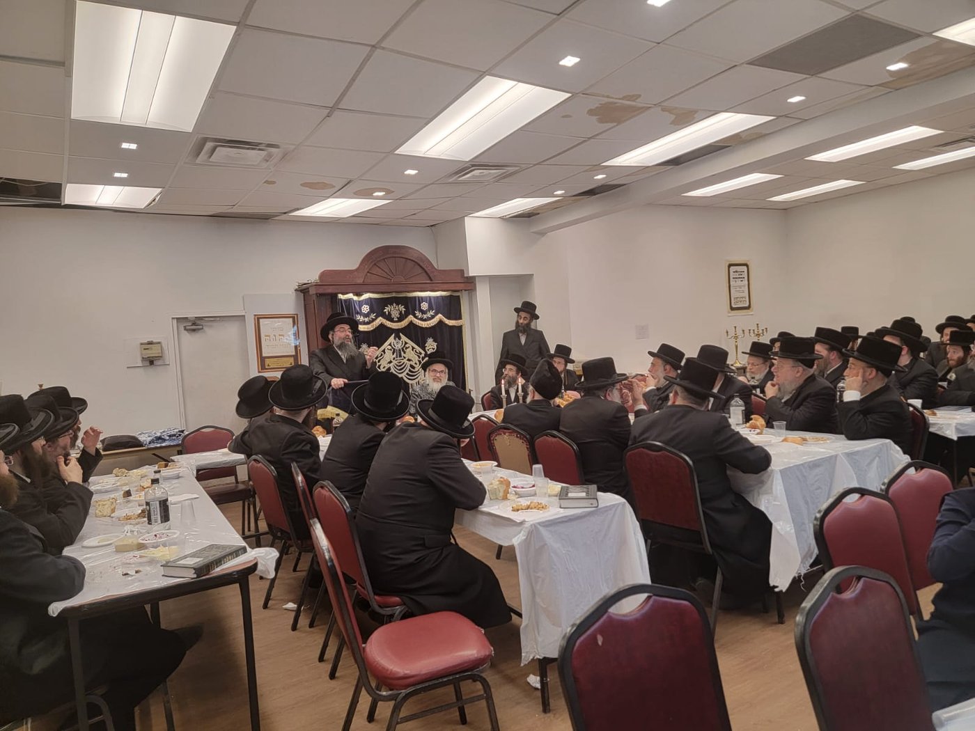 האדמו"ר מויז'ניץ מונטריאול בהילולת דודו זי"ע