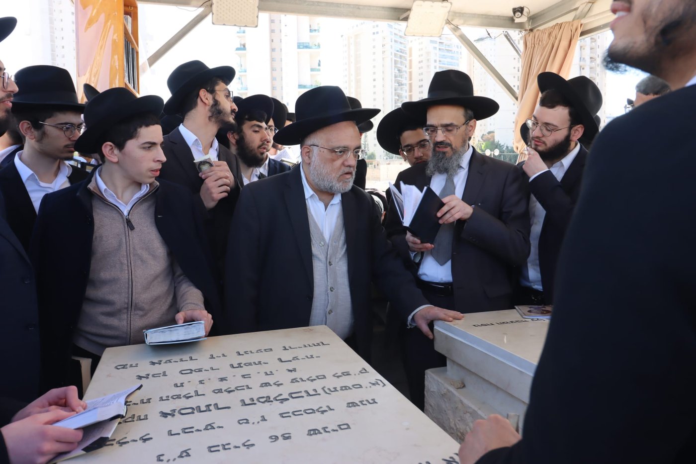 י"א חודש להגר"מ מאזוז זצ"ל 